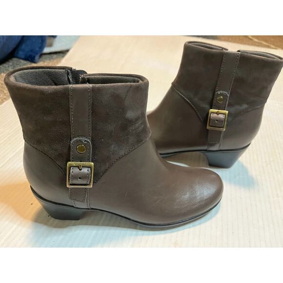 Clarks Ingalls Dover Q Gray Comfort Casual 2" Heel Leather/Suede Ankle Boots 6M - Picture 2 of 8